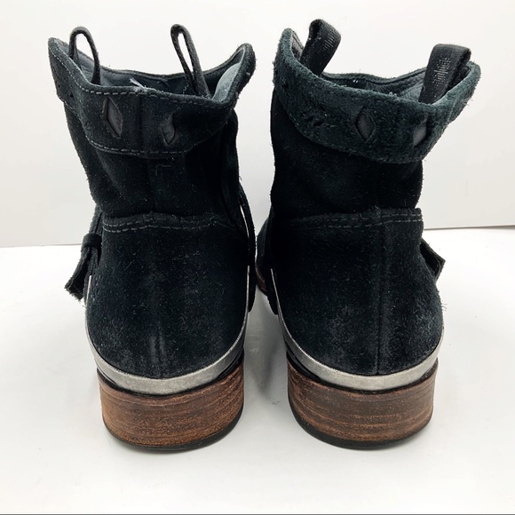 {UGG} Australia 'Austin' Suede Ankle Boots - Picture 10 of 16